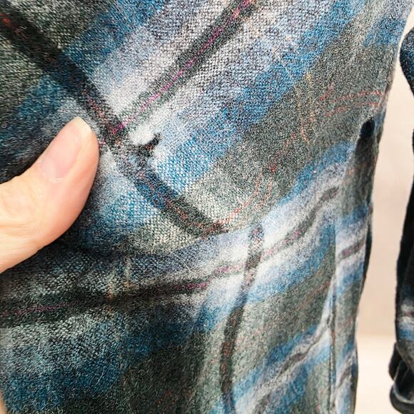 Vintage Pendleton Virgin Wool Men's Flannel Shirt Size M   DAMAGED A FEW HOLES - Picture 3 of 11